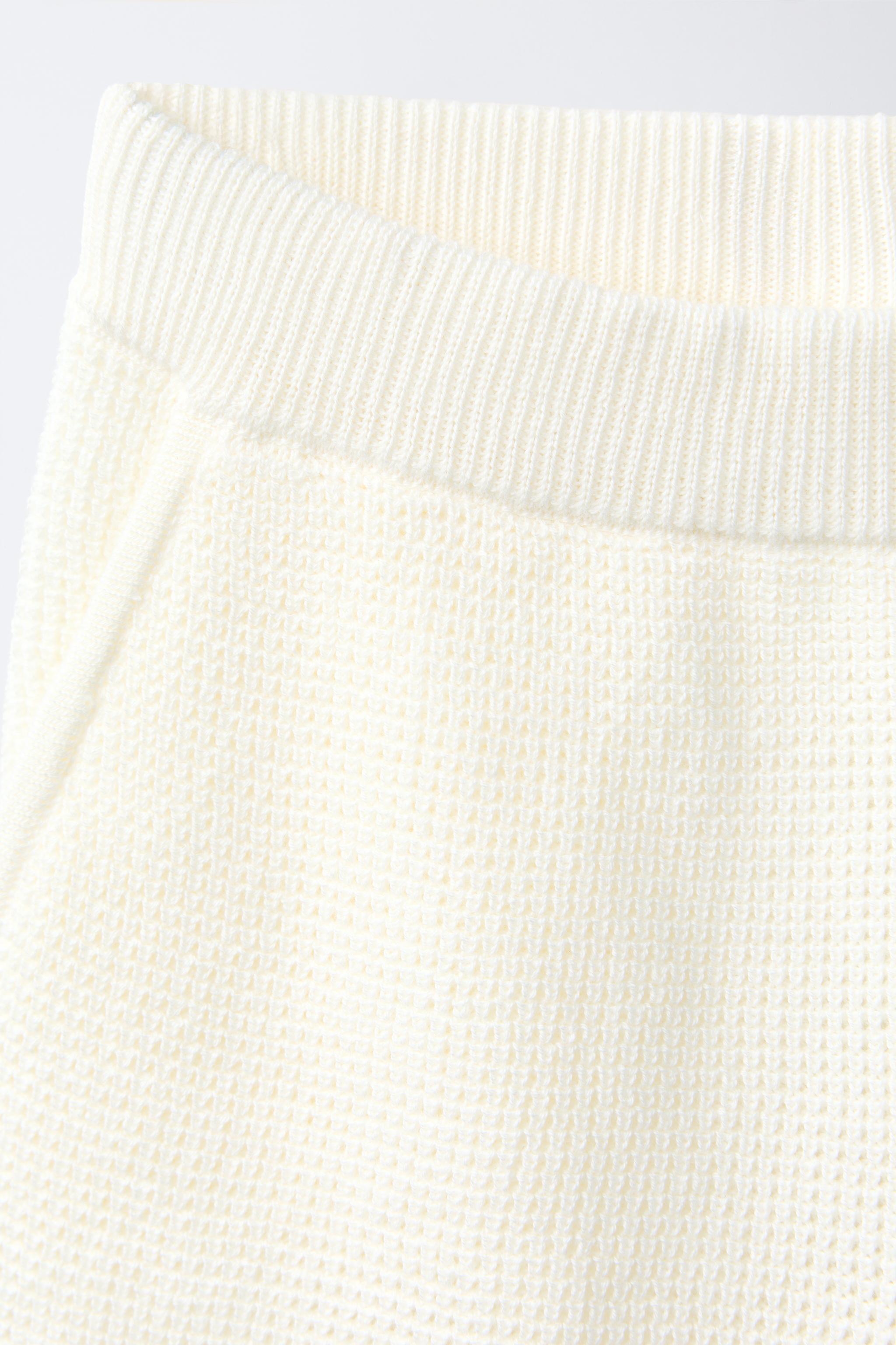 WAFFLE KNIT SHORTS